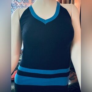 PattyBoutik Medium cross back V-neck very light sweater